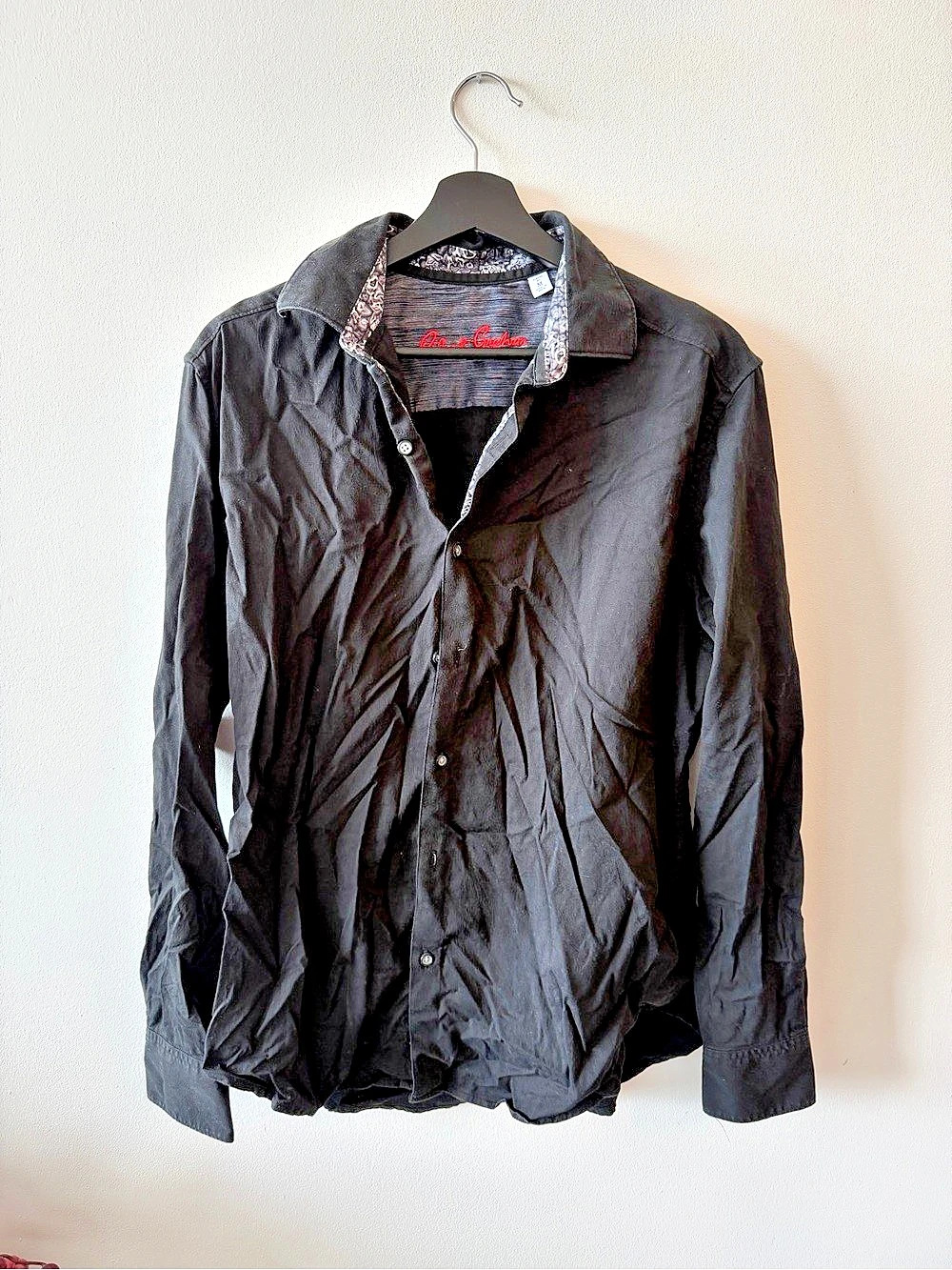Robert Graham Men's Black Button Down - Medium